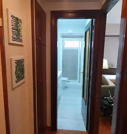 Piso Cerca Playa Arbeyal ヒホン