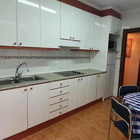 Piso Cerca Playa Arbeyal ヒホン